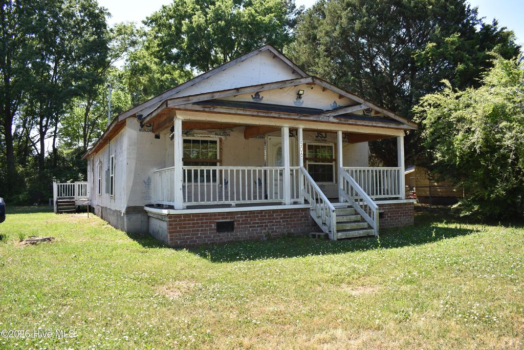 Photo of 506 Oliver Street, Mount Olive, NC 28365 (MLS # 100569580)