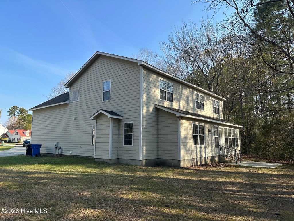 Photo of 204 Grandford Place, Jacksonville, NC 28546 (MLS # 100564152)