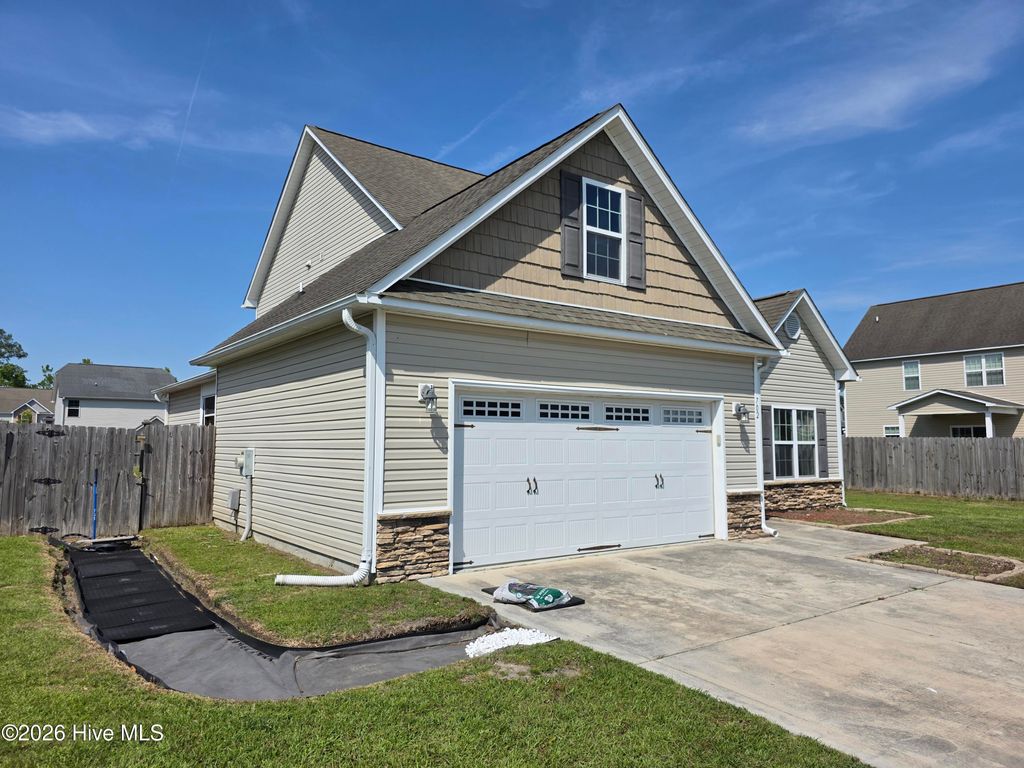 Photo of 702 Appling Court, Jacksonville, NC 28546 (MLS # 100572538)
