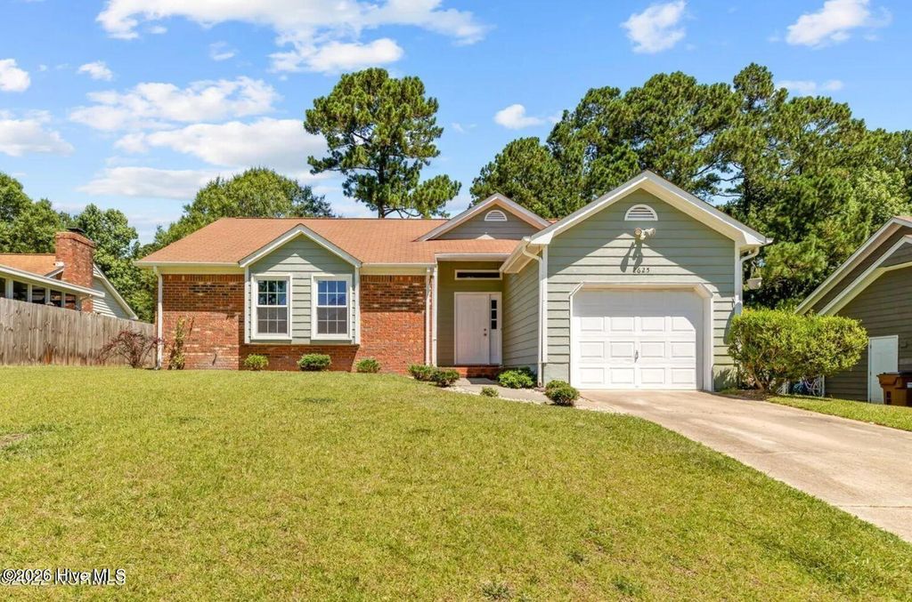 Photo of 2625 Idlebrook Circle, Midway Park, NC (MLS # 100572703)