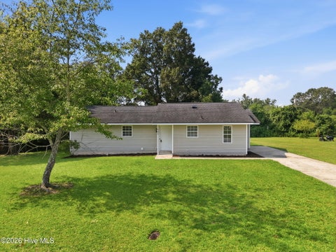 Homes For Sale - 636 Hill Road Circle<br/> Pitt County, Ayden, NC 28513