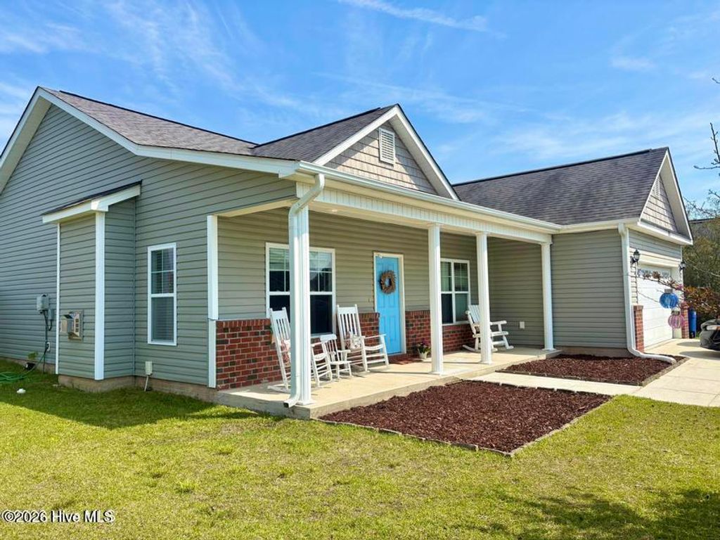 Photo of 174 Moonstone Court, Jacksonville, NC 28546 (MLS # 100577314)