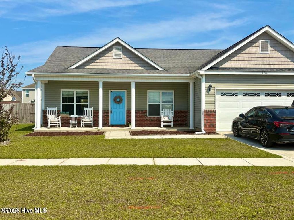 Photo of 174 Moonstone Court, Jacksonville, NC 28546 (MLS # 100577314)
