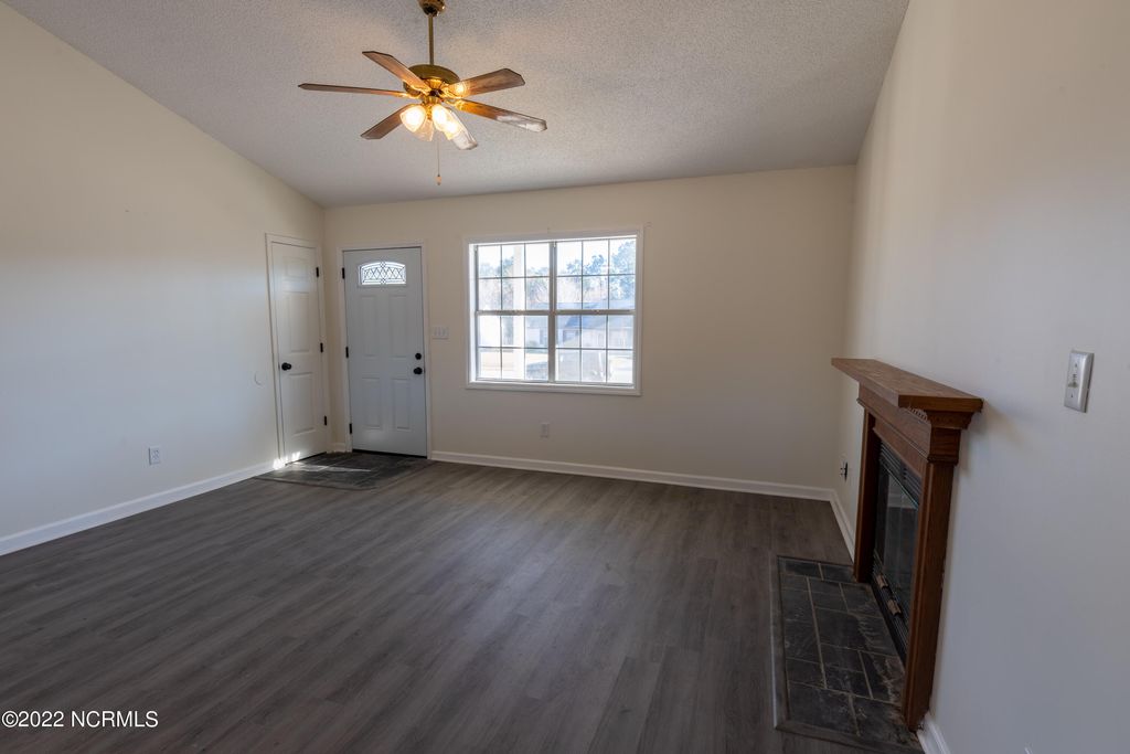 Photo of 135 Parnell Road, Hubert, NC 28539 (MLS # 100557233)