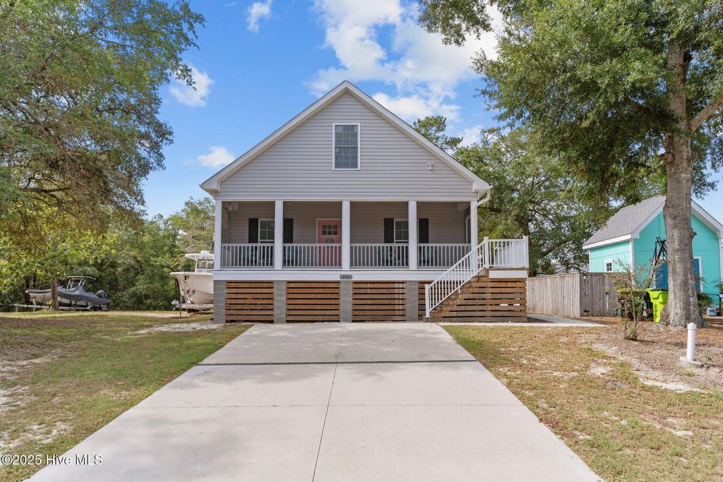 Photo of 101 SW 28th Street, Oak Island, NC 28465 (MLS # 100535377)