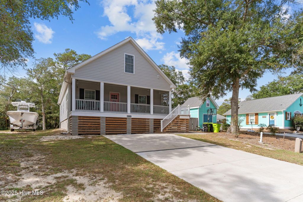 Photo of 101 SW 28th Street, Oak Island, NC 28465 (MLS # 100535377)