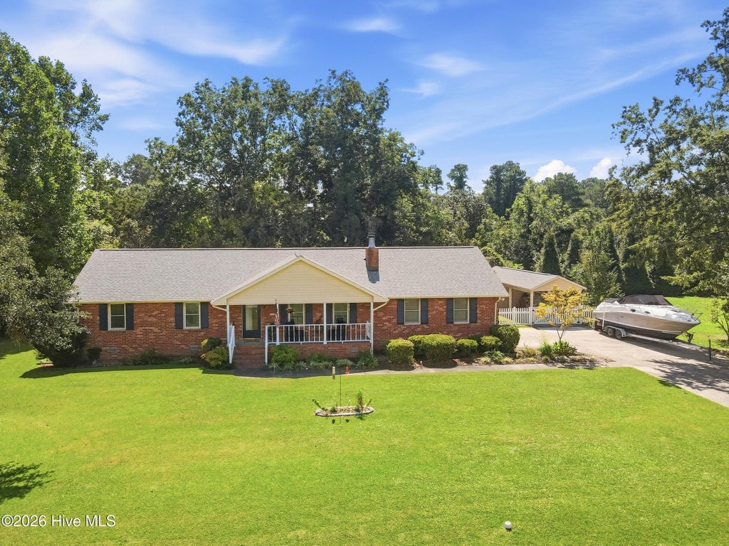 Photo of 4909 Creekside Drive, New Bern, NC 28562 (MLS # 100602616)