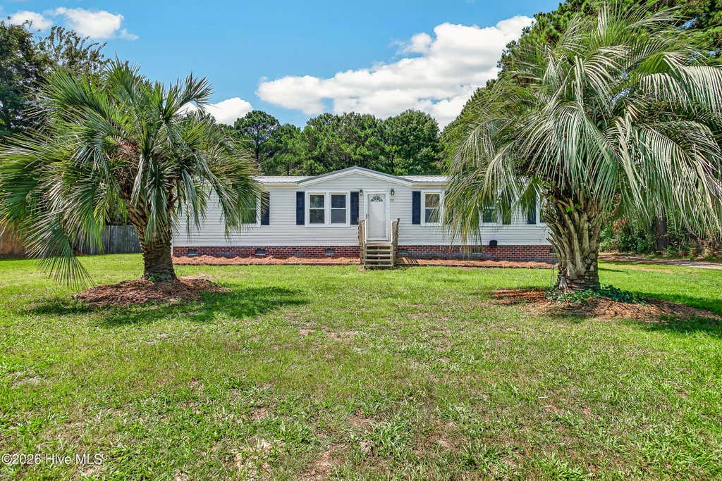 Photo of 102 Seabird Lane, Sneads Ferry, NC 28460 (MLS # 100597126)