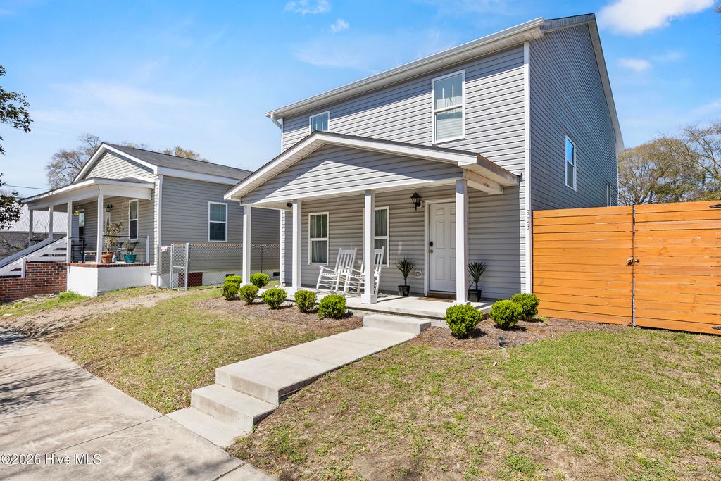 Photo of 903 Walnut Street, Wilmington, NC 28401 (MLS # 100563466)