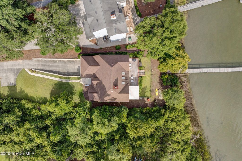 Photo of 915 Chadwick Shores Drive, Sneads Ferry, NC 28460 (MLS # 100519748)