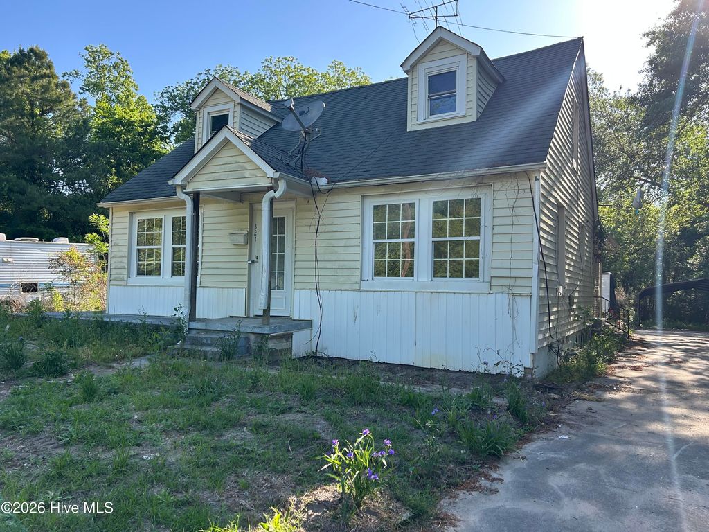 Photo of 321 Pine Street, Kinston, NC 28501 (MLS # 100572521)