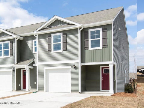 Townhouse For Sale - 4345 Majesty Drive #UNIT 396<br/> Castle Hayne, NC 28429