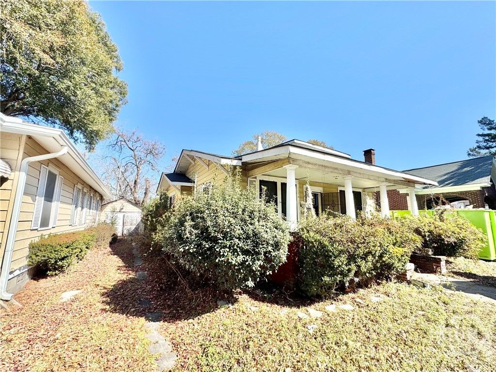 Photo of 812 E 32nd Street, Savannah, GA 31401 (MLS # SA348477)