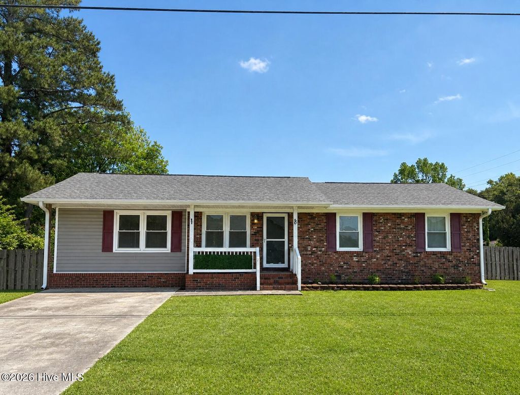 Photo of 8 Sheffield Road, Jacksonville, NC 28546 (MLS # 100571557)
