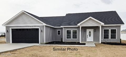 Homes For Sale - 204 Windsor Farm Road<br/> Lenoir County, Kinston, NC 28504