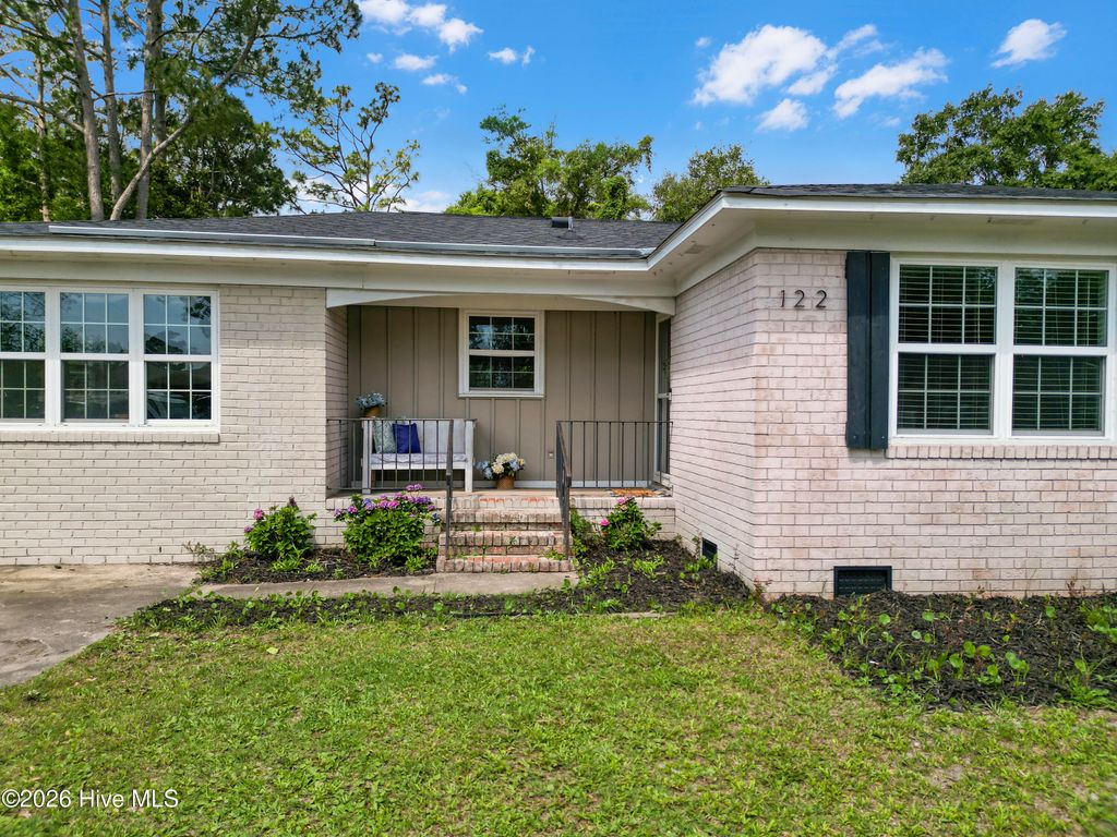 Photo of 122 Spartan Road, Wilmington, NC 28405 (MLS # 100579064)