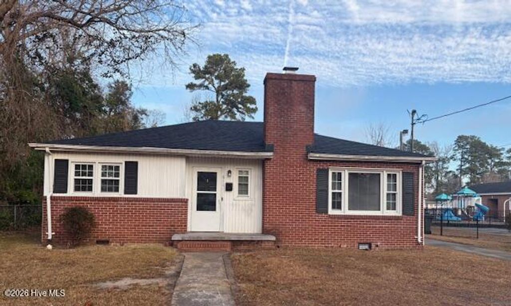 Photo of 601 Madison Avenue, Kinston, NC 28501 (MLS # 100548928)