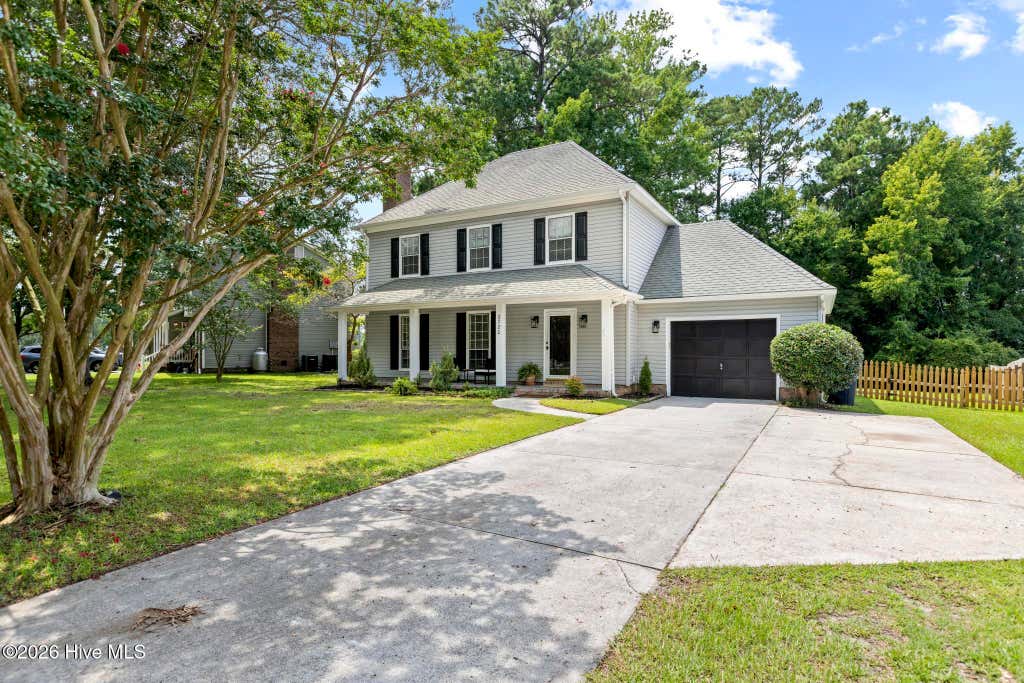 Photo of 2720 Northwoods Drive, Jacksonville, NC 28540 (MLS # 100591334)