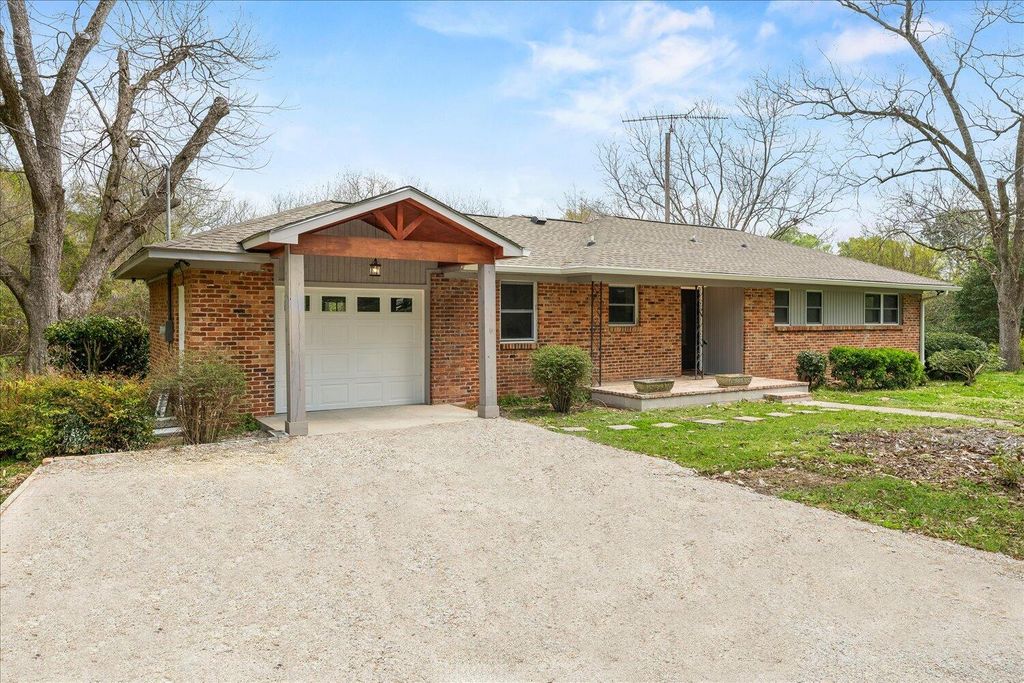 Photo of 240 SE Newton Place, Crawfordville, GA 30631 (MLS # 554160)