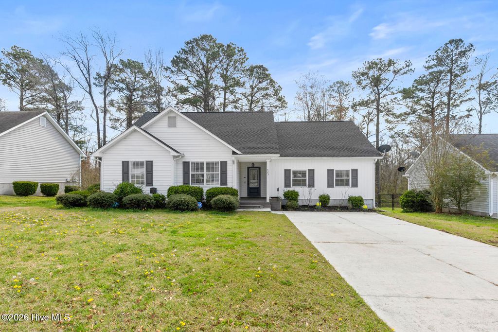 Photo of 423 Jasmine Lane, Jacksonville, NC 28546 (MLS # 100565637)