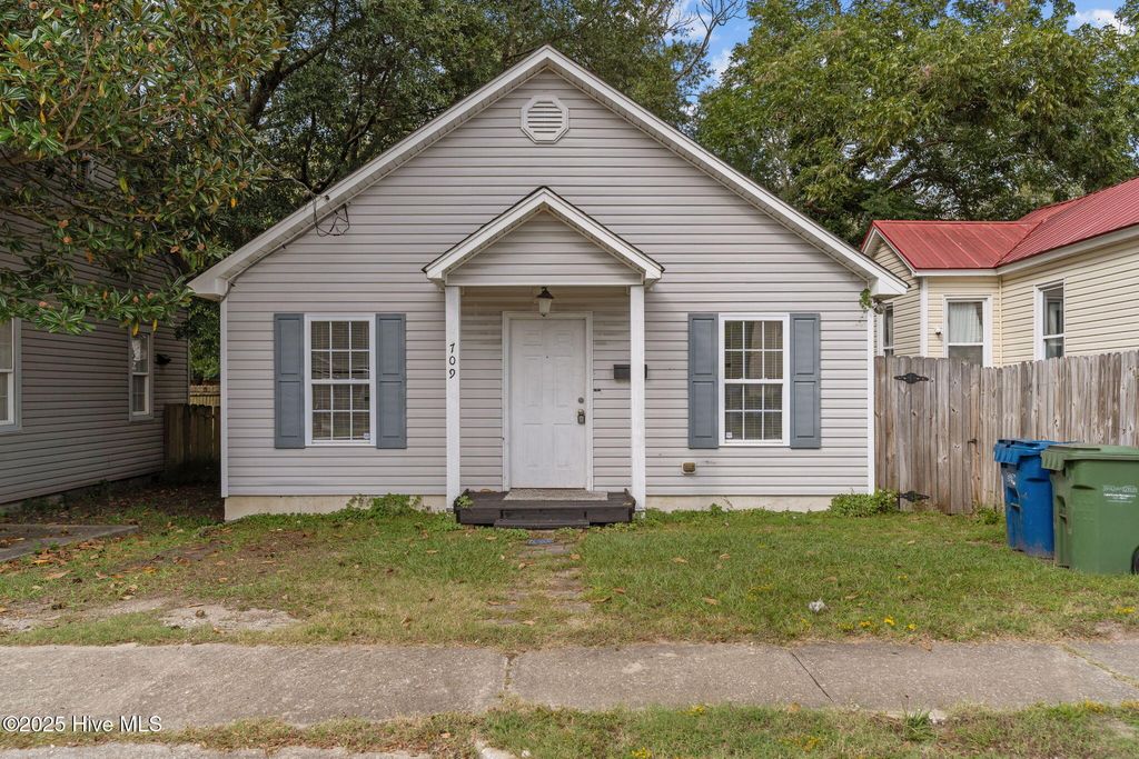 Photo of 709 Wooster Street, Wilmington, NC 28401 (MLS # 100534233)