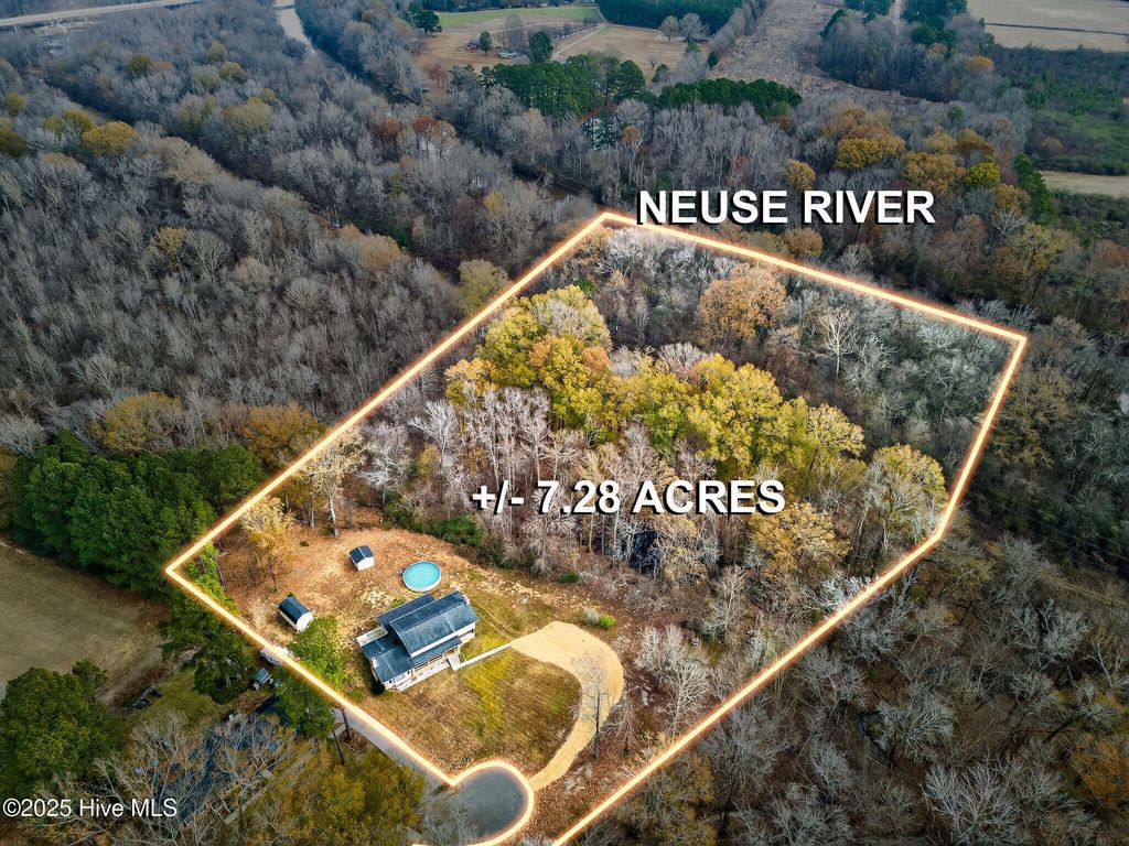 Photo of 133 Castle Drive, Smithfield, NC 27577 (MLS # 100544419)