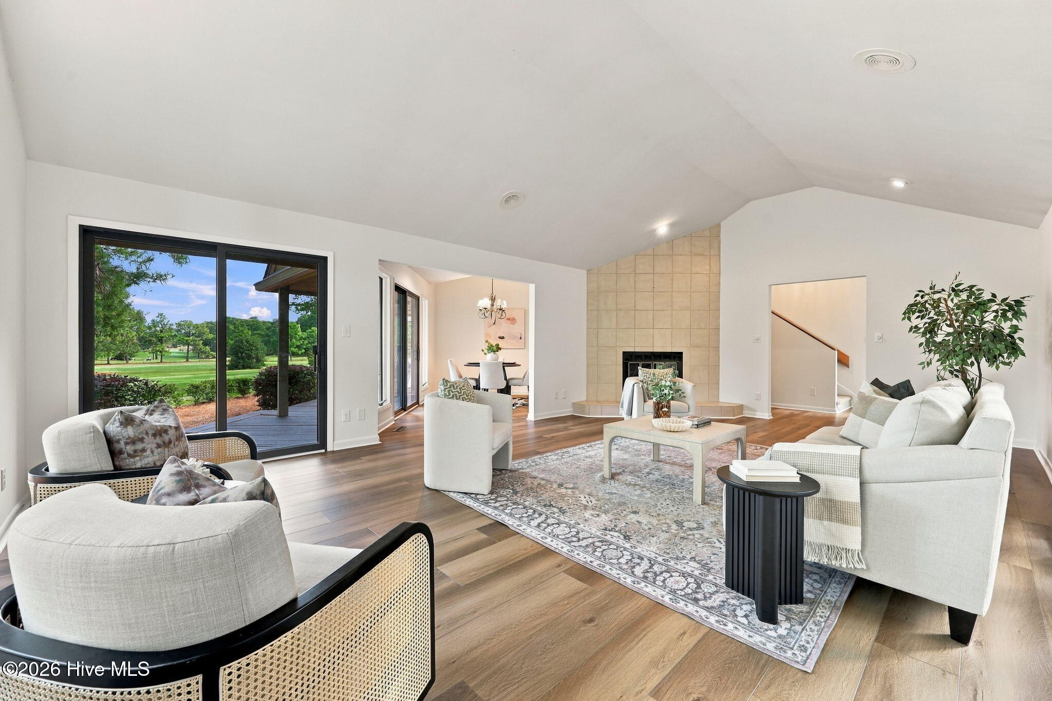 25 Lake Hills Road