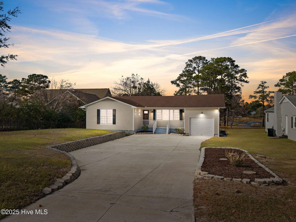 Photo of 821 S Shore Drive, Southport, NC 28461 (MLS # 100543279)