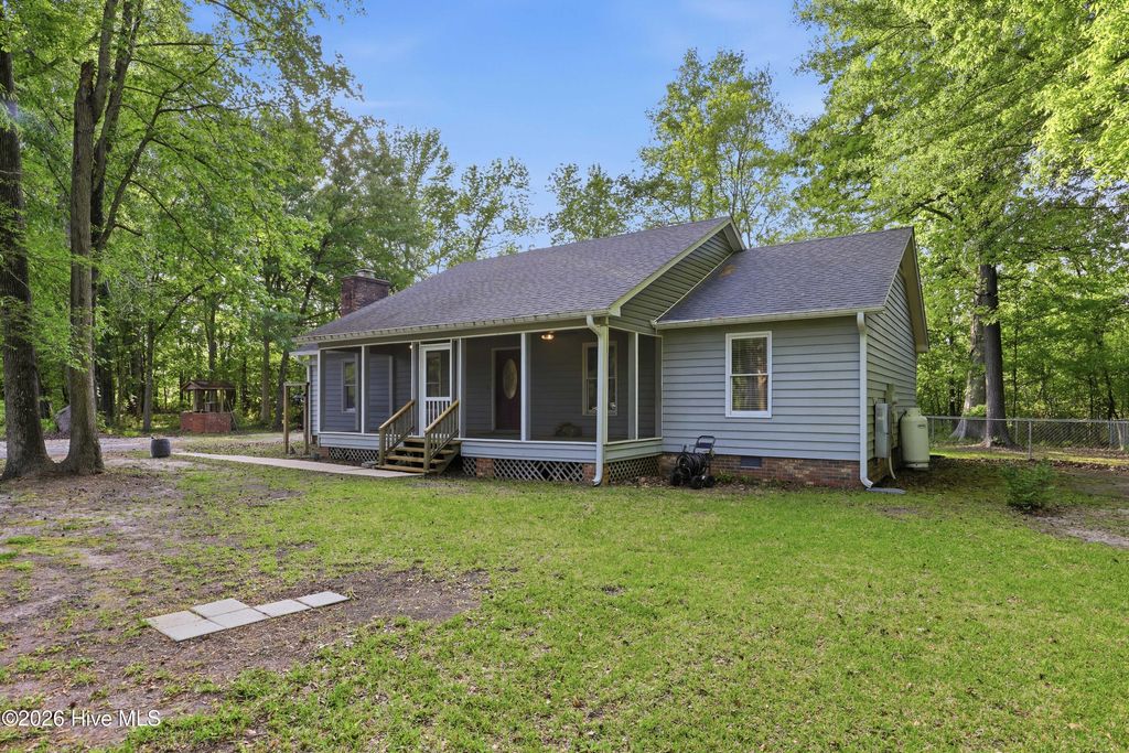 Photo of 231 Zaner Drive, Jacksonville, NC 28540 (MLS # 100569494)