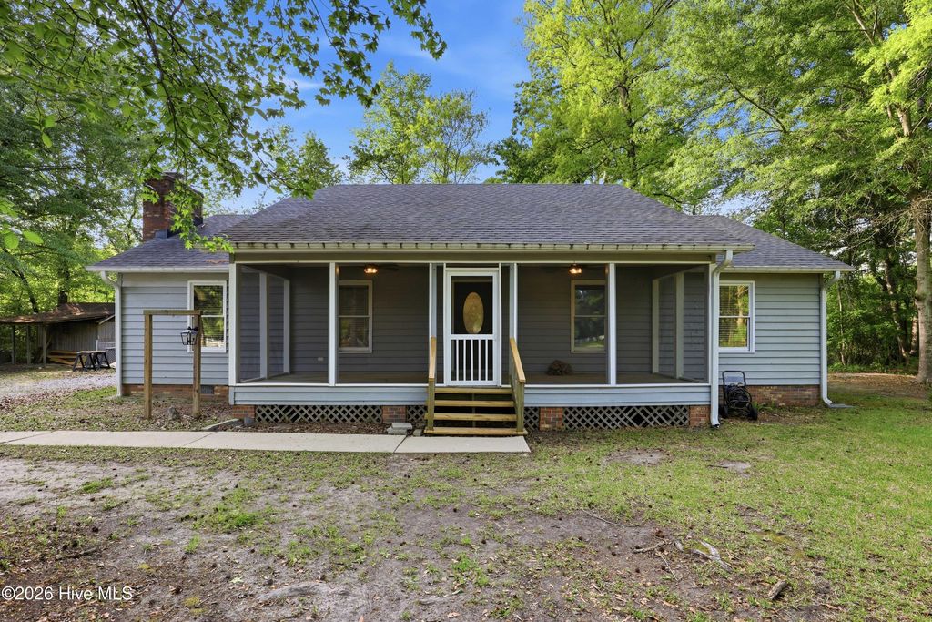 Photo of 231 Zaner Drive, Jacksonville, NC 28540 (MLS # 100569494)