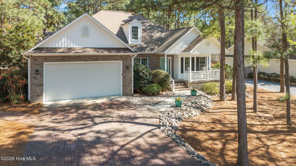 Photo of 1665 Longleaf Drive E, Pinehurst, NC 28374 (MLS # 100559157)