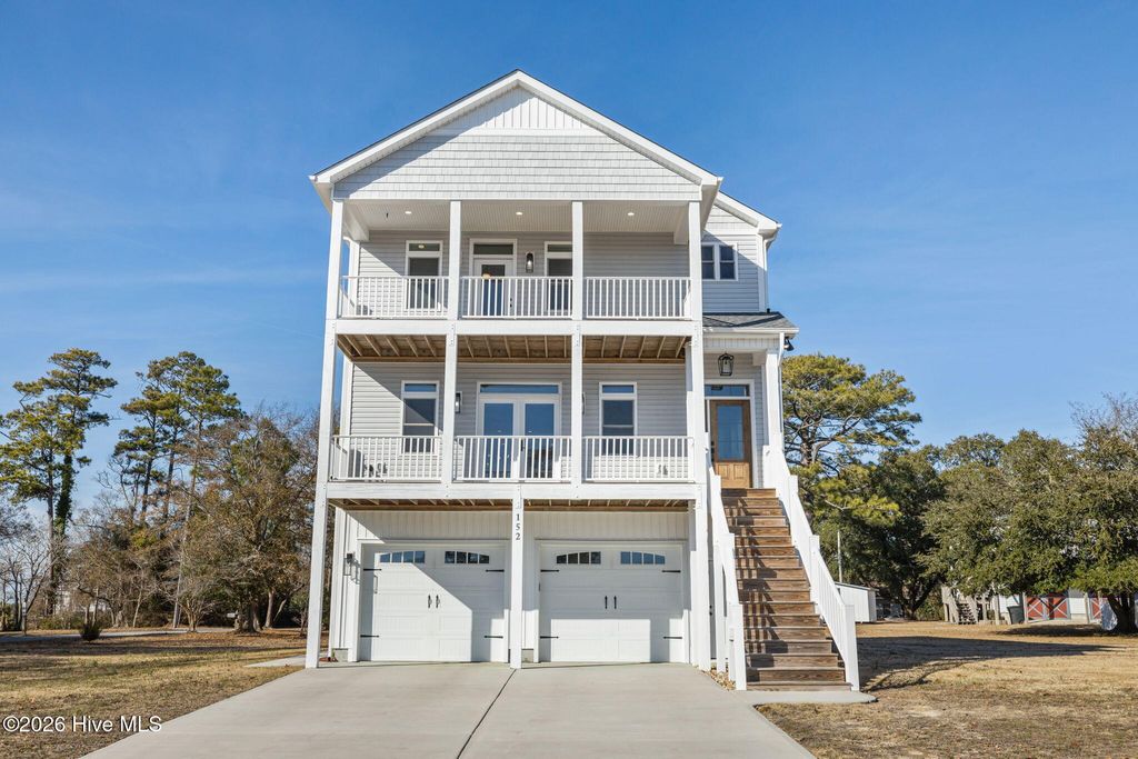 Photo of 152 Pelican Drive, Newport, NC 28570 (MLS # 100547700)