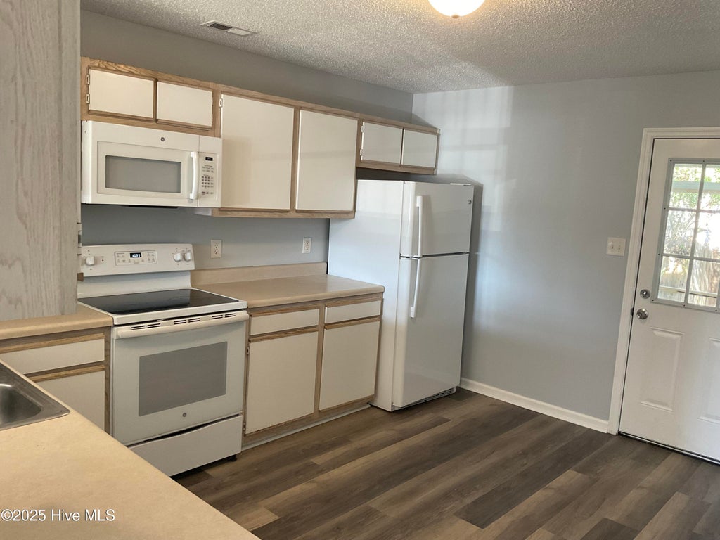 Photo of 109 Fairwood Court, Jacksonville, NC 28546 (MLS # 100598558)