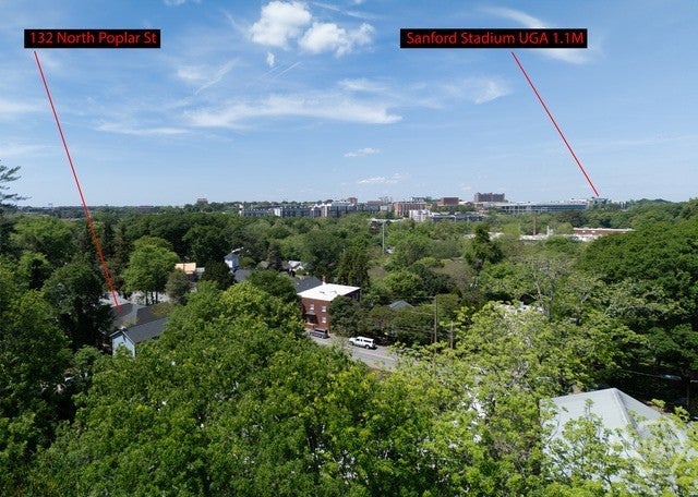 Photo of 132 N Poplar Street, Athens, GA 30606 (MLS # CL360020)
