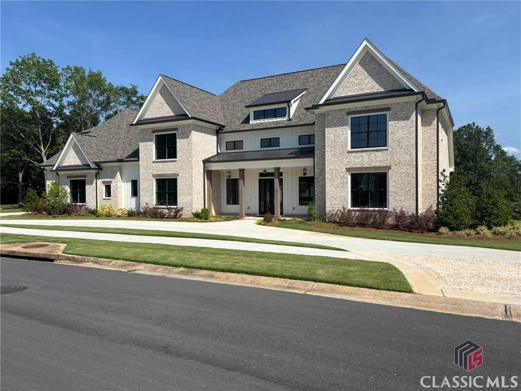 2819 Kestrel Drive