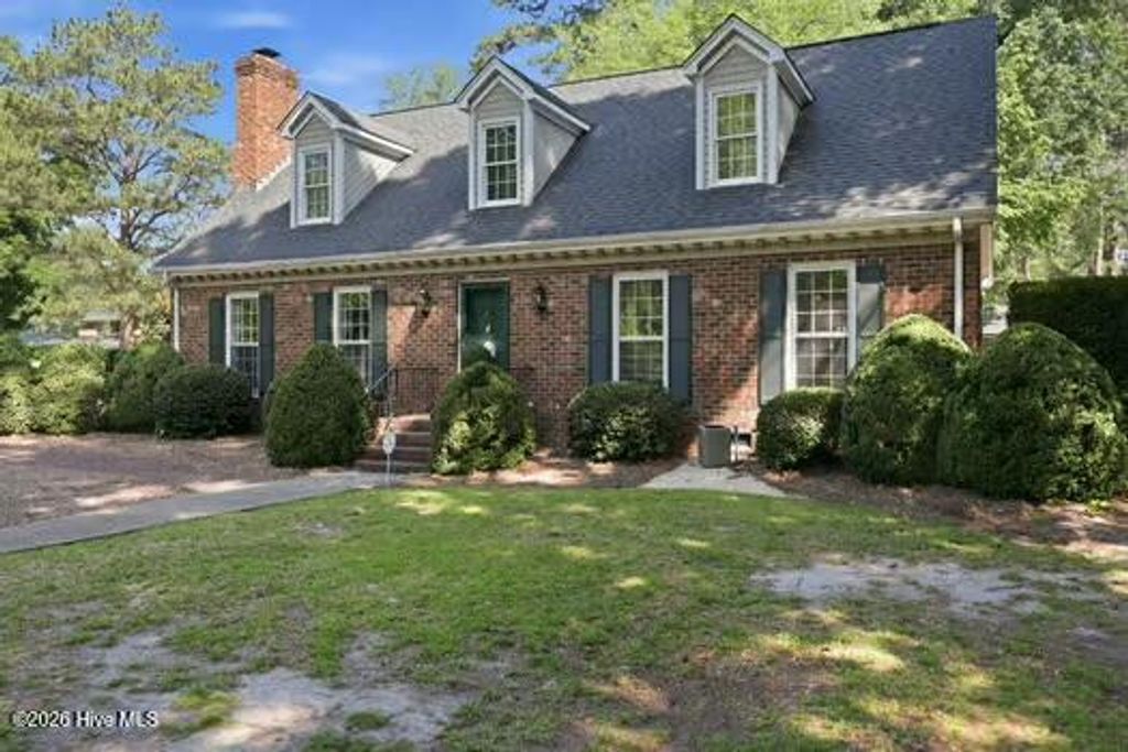 Photo of 114 Williamsburg Drive, Greenville, NC 27858 (MLS # 100575824)