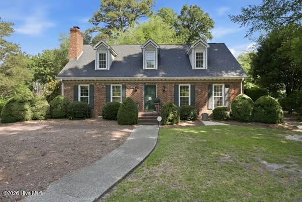 Photo of 114 Williamsburg Drive, Greenville, NC 27858 (MLS # 100575824)
