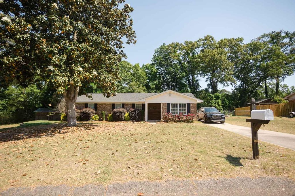 Photo of 315 NE Edgewood Drive, North Augusta, SC 29841 (MLS # 554837)