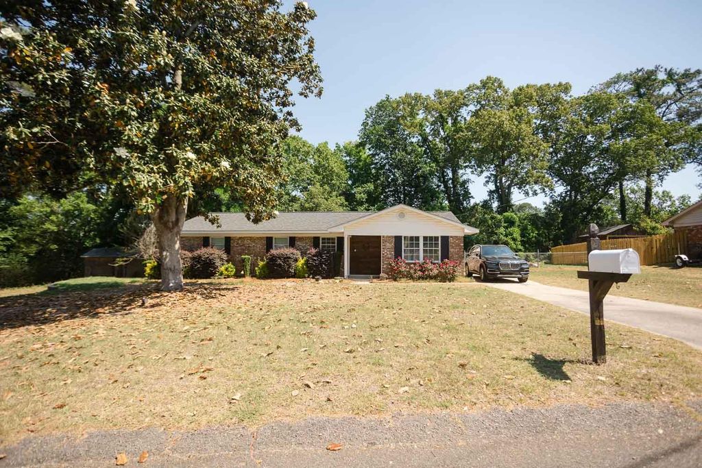 Photo of 315 NE Edgewood Drive, North Augusta, SC 29841 (MLS # 554837)