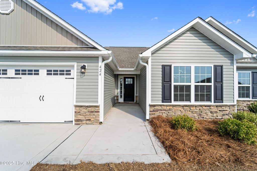 Photo of 424 Montgomery Drive, Jacksonville, NC 28546 (MLS # 100519944)