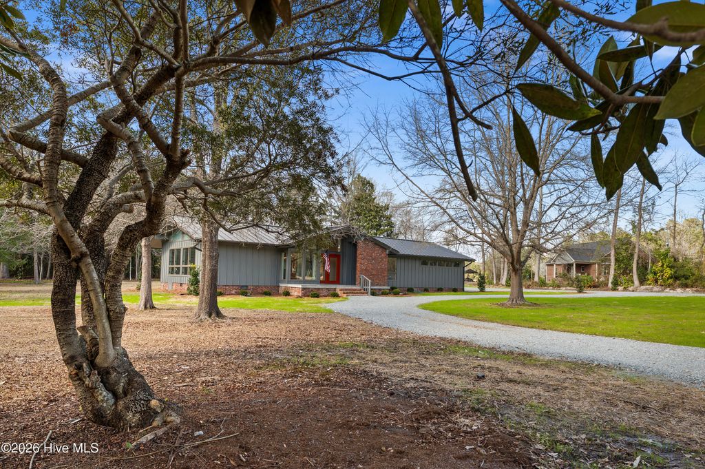 Photo of 1000 Pine Street, Lake Waccamaw, NC 28450 (MLS # 100561739)