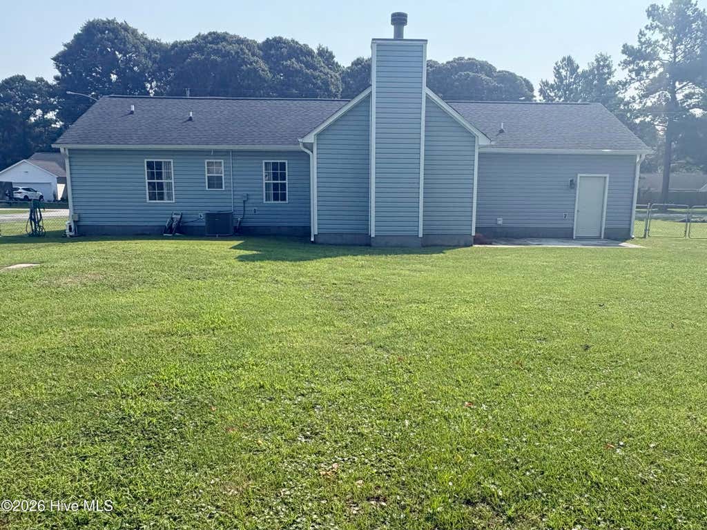 Photo of 105 Fodder Drive, Hubert, NC 28539 (MLS # 100595792)