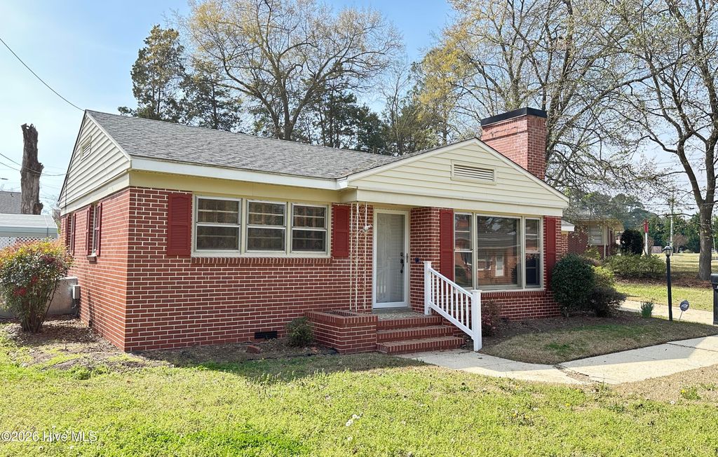 Photo of 100 Wilson Street # A, Clinton, NC 28328 (MLS # 100561902)