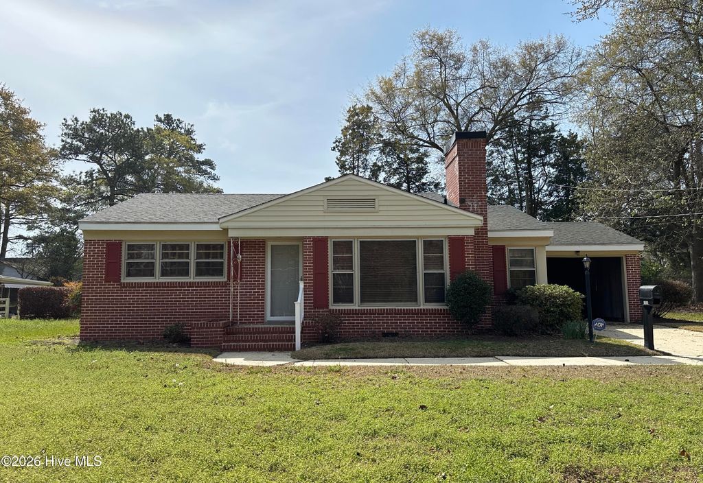 Photo of 100 Wilson Street # A, Clinton, NC 28328 (MLS # 100561902)