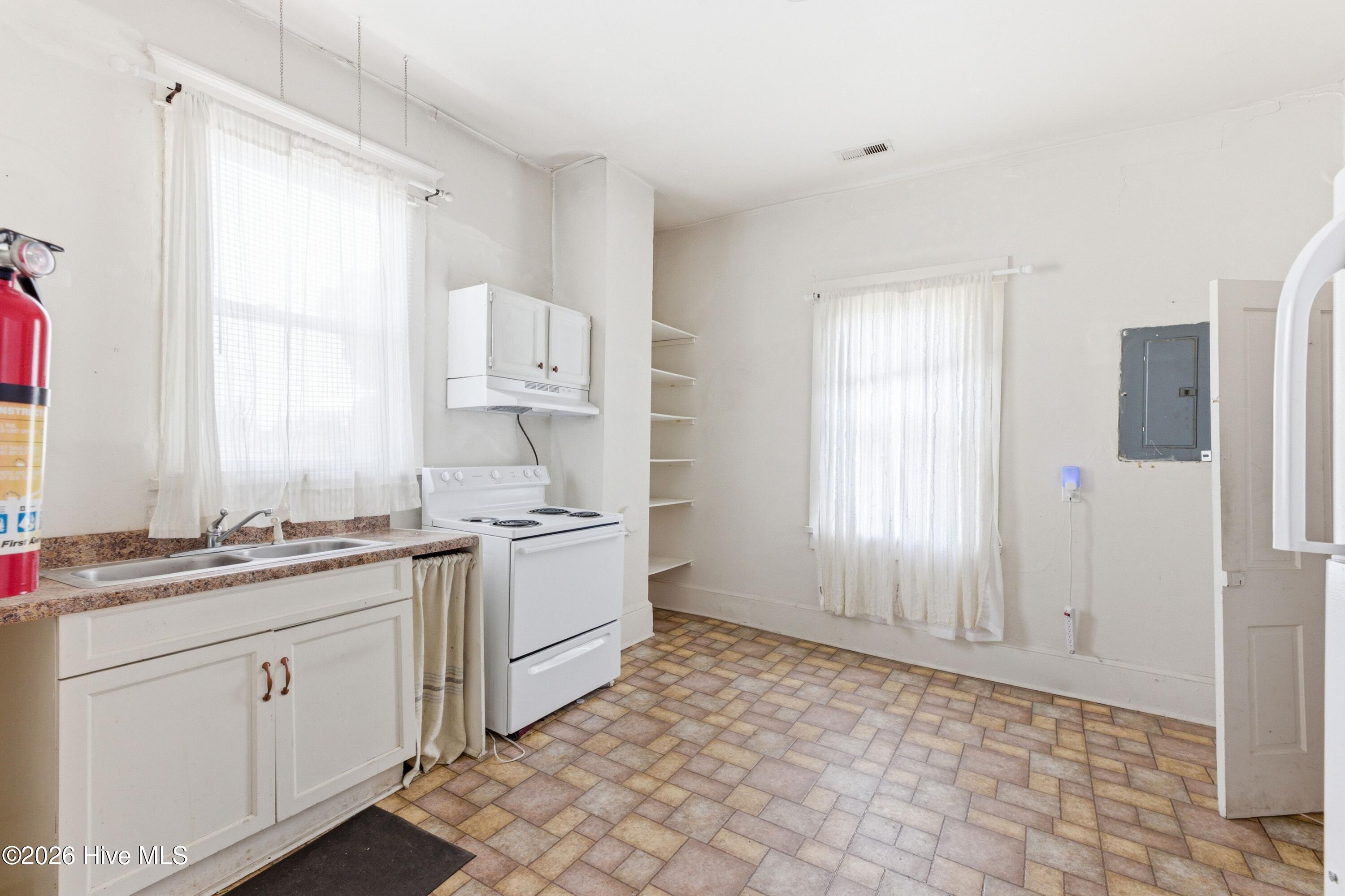 623 S 6th Street