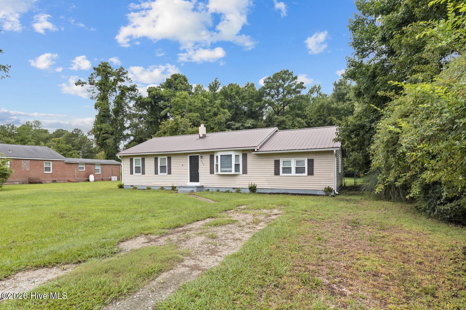 225 Lakewood Drive