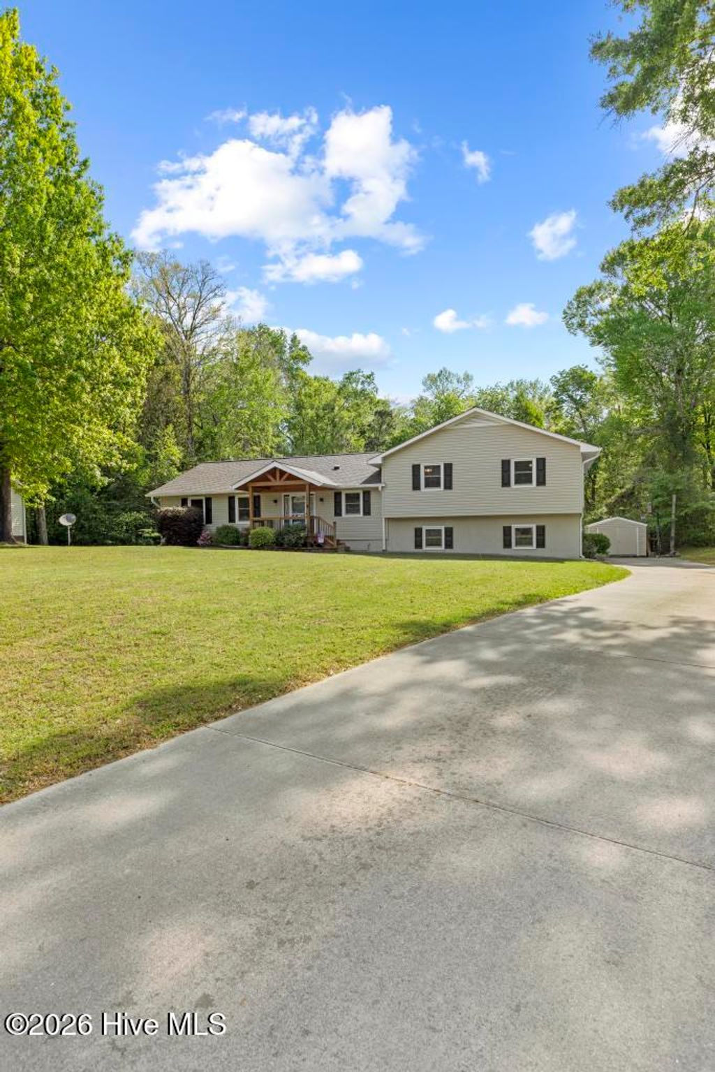 Photo of 222 Edgewood Drive, Jacksonville, NC 28546 (MLS # 100570465)
