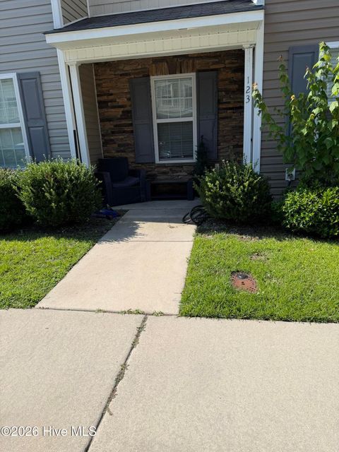 Townhouse For Sale - 123 Heather Glen Circle<br/> Craven County, Havelock, NC 28532