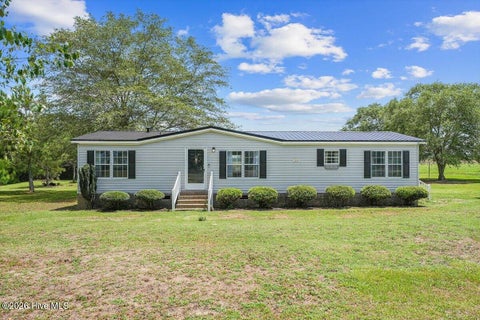 Mobile Home For Sale - 6370 Wayne Memorial Drive<br/> Wayne County, Pikeville, NC 27863