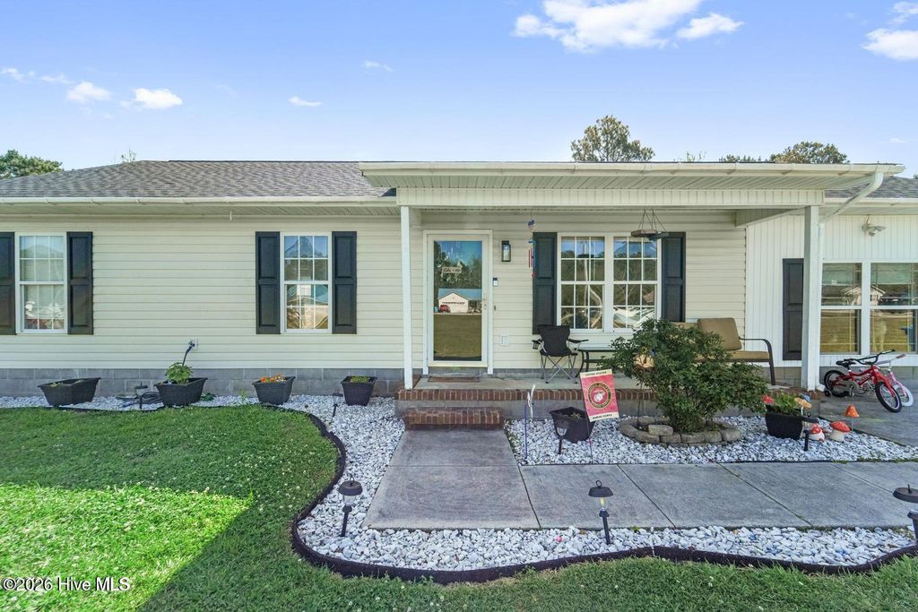 Photo of 185 Libery Park Road, Jacksonville, NC 28540 (MLS # 100589860)